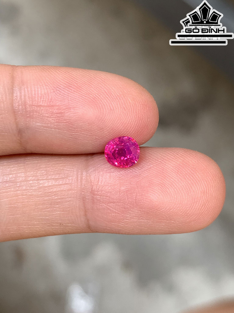 Viên Ngọc Đá Ruby Cao 5,5 Ngang 5 Sâu 3,2 (mm) 0,8cts