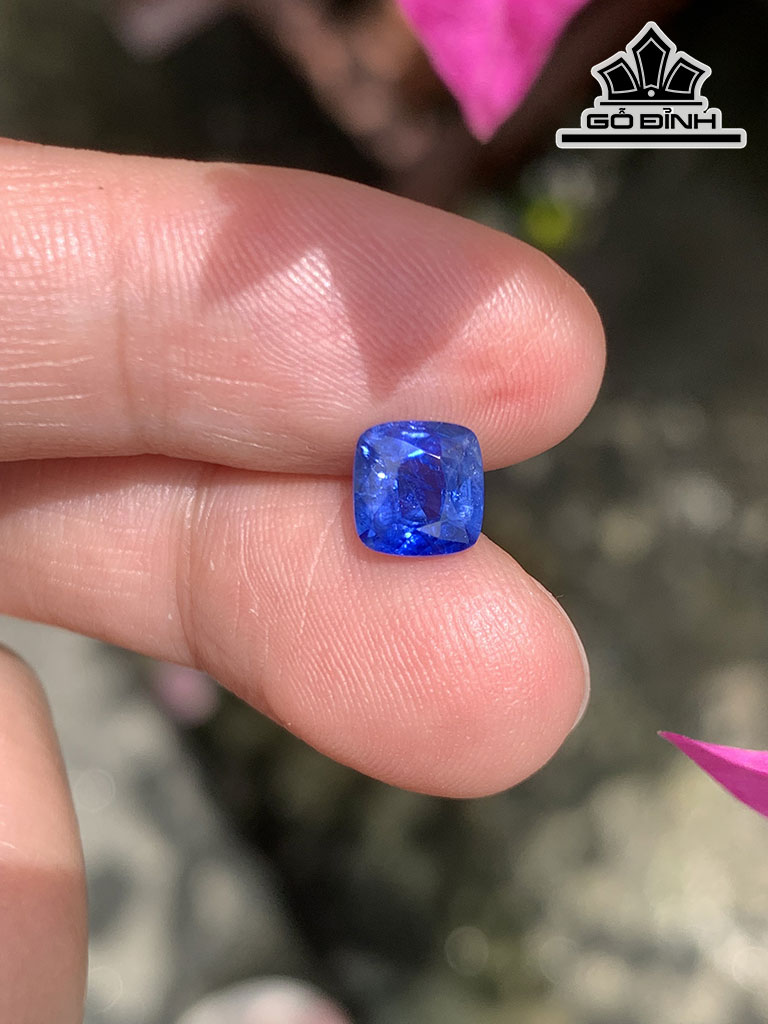 Viên Ngọc Đá Sapphire Xanh Cao 6,2 Ngang 6 Sâu 3,5 (mm) 1,3cts
