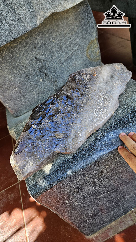 Mầm Đá Thạch Anh Khói ( Smoky Quartz ) Cao 38 Ngang 16 (cm) 5kg