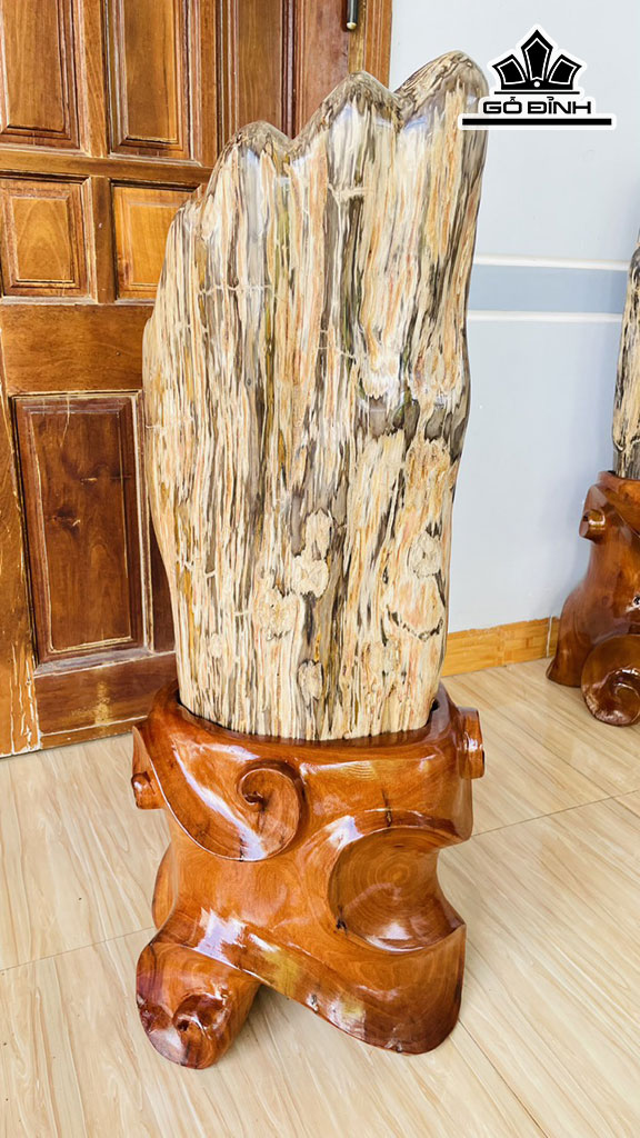 Tác Phẩm Gỗ Hóa Thạch Cao 100 Rộng 35 (cm) 86kg