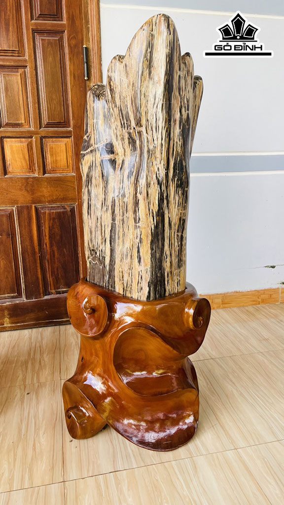 Tác Phẩm Gỗ Hóa Thạch Cao 118 Rộng 37 (cm) 117kg