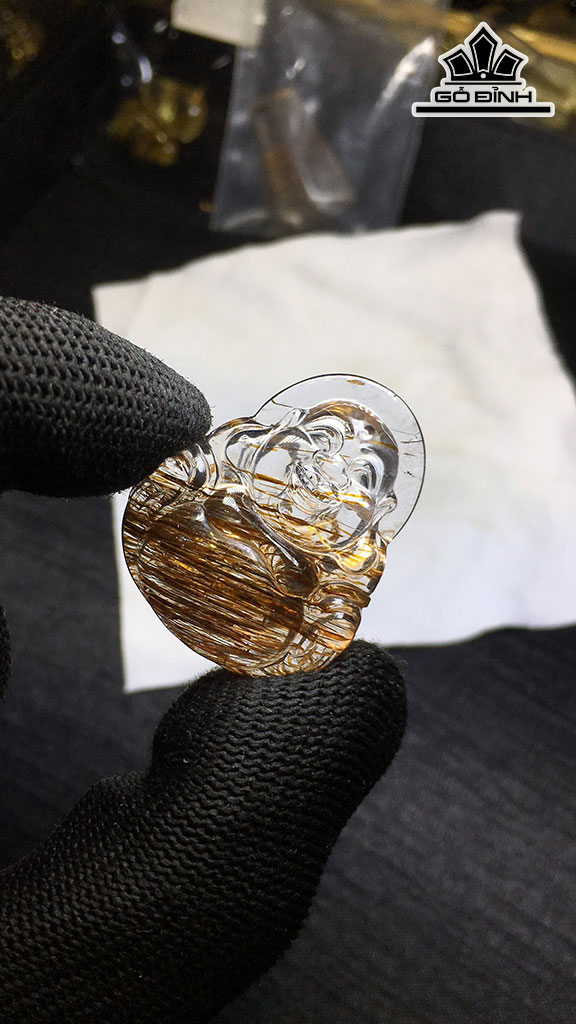 Mặt Dây Di Lặc Đá Thạch Anh Tóc Vàng Cao 31,8 Ngang 25,9 Sâu 11,3 (mm) 13,3gr