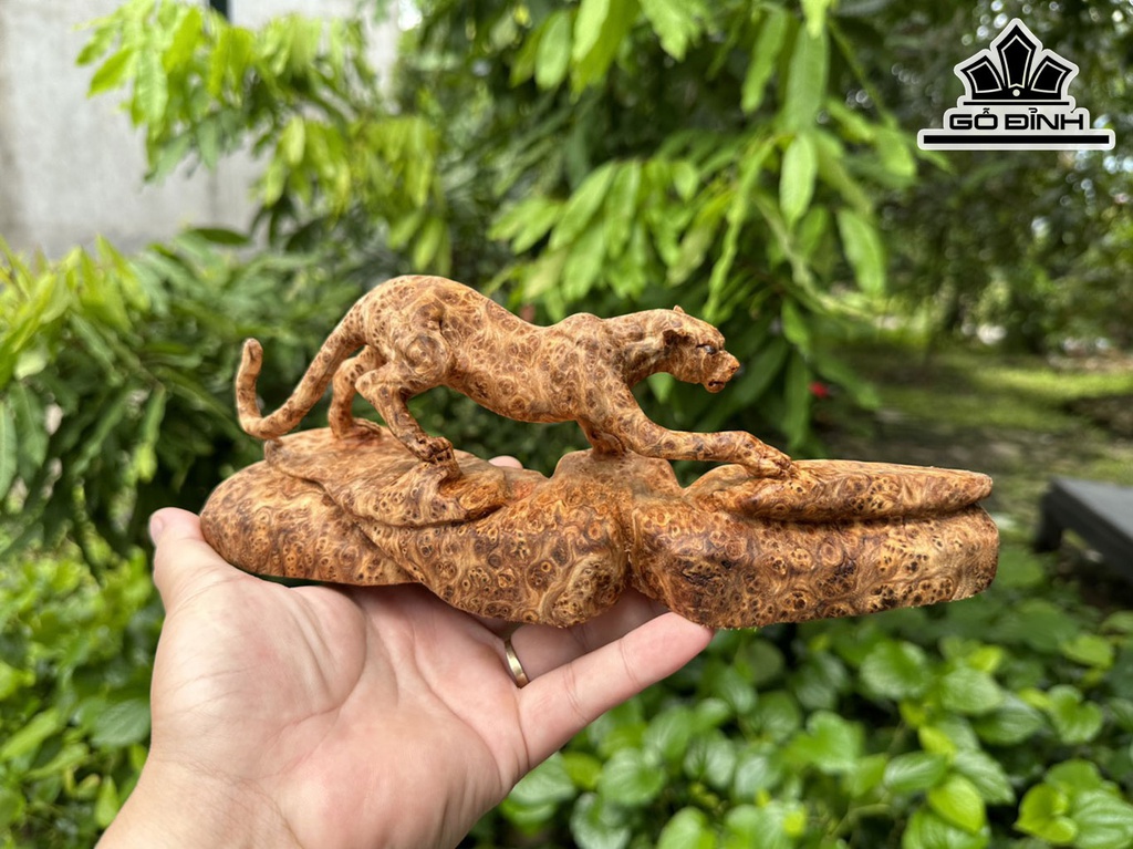 Tượng Báo Săn Mồi Gỗ Nu Ngọc Am Cao 9 Ngang 24 Sâu 8 (cm)