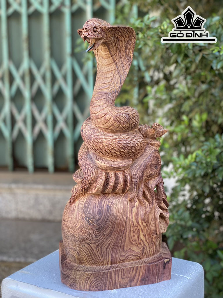 Tượng Rắn Phong Thủy Gỗ Cẩm Cao 44 Ngang 25 Sâu 18 (cm)