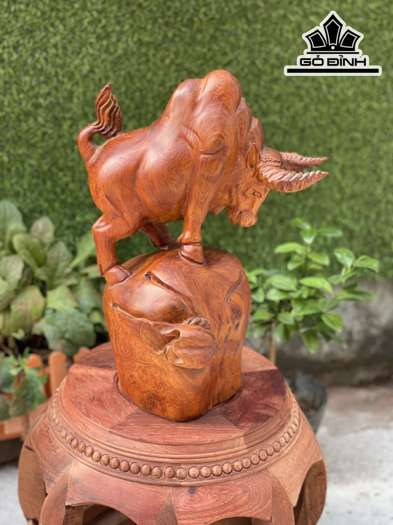Tượng Bò Tót Gỗ Hương Cao 40 Ngang 30 Sâu 20 (cm)