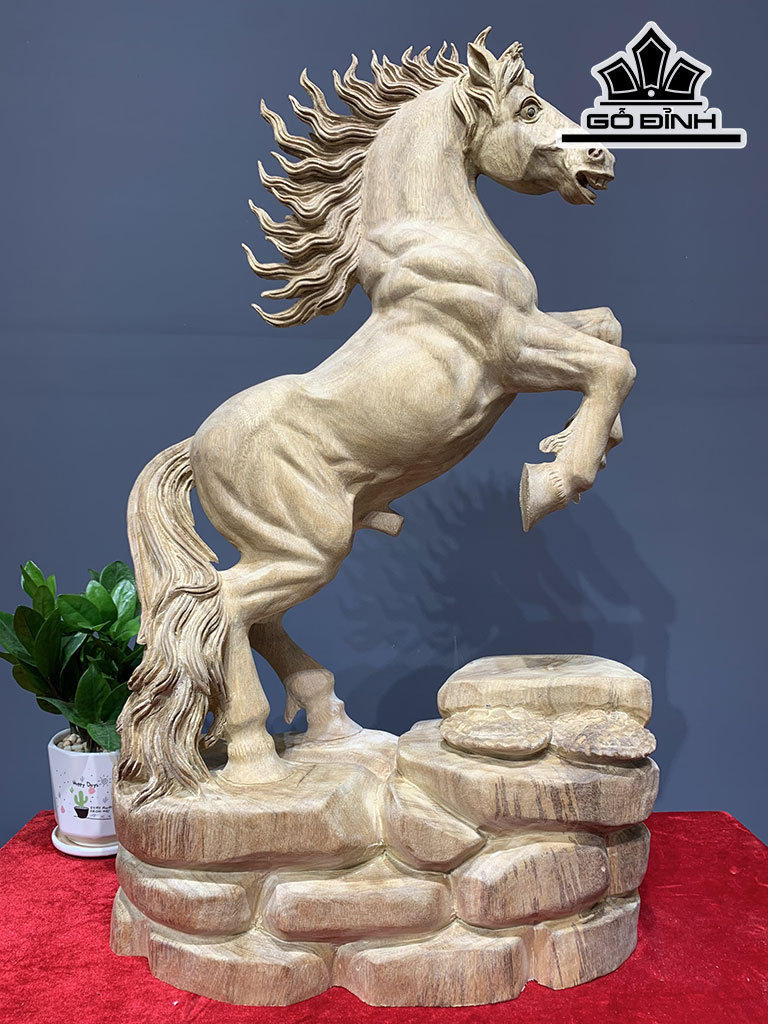 Tượng Ngựa Phong Thủy (Nhất Mã Phi Thiên) Gỗ Xá Xị Cao 70 Ngang 45 Sâu 20 (cm)