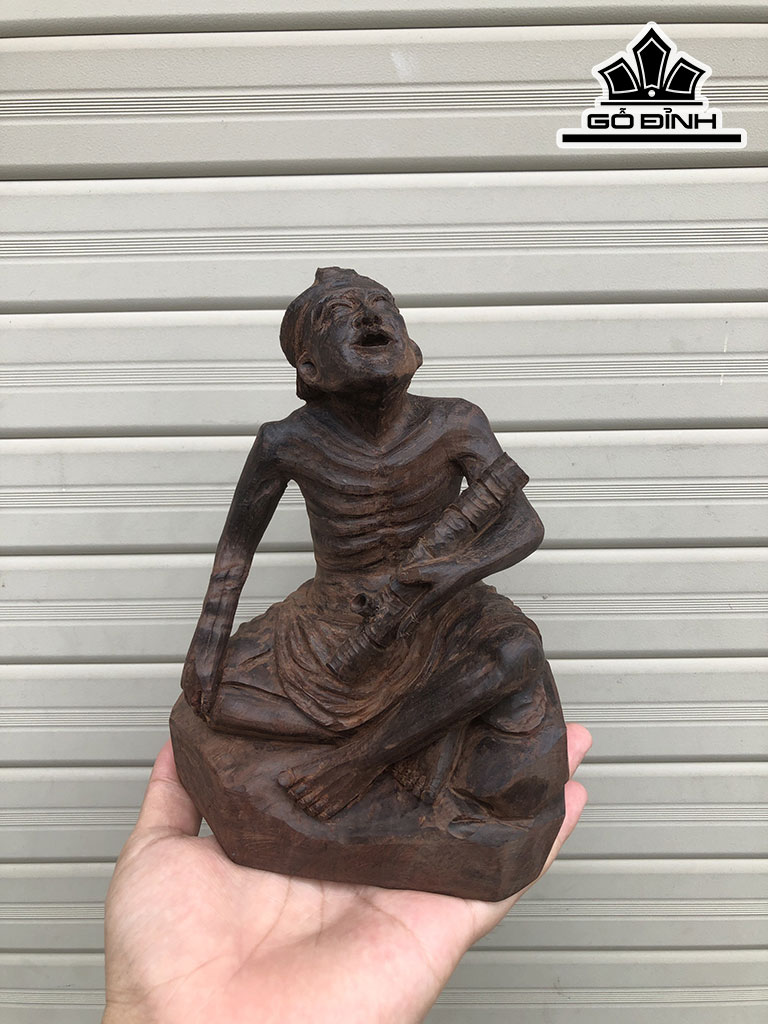 Tượng Lão Nông Bắn Thuốc Lào Gỗ Trắc Cao 19 Ngang 14 Sâu 9 (cm)