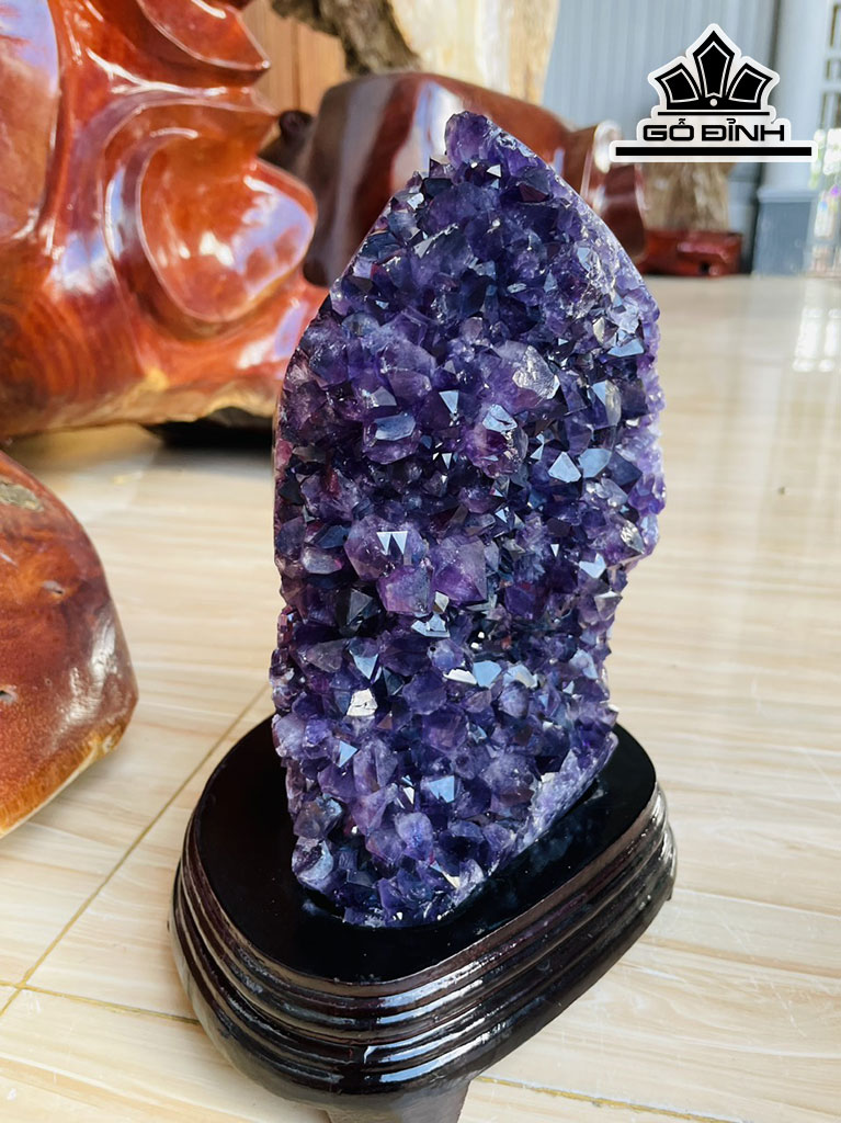 Tinh Thể Đá Thạch Anh Tím Tự Nhiên Cao 26 Sâu 15 (cm) 3.4 kg Luôn đế