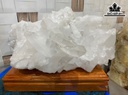 Tác Phẩm Đá Thạch Anh Trắng Cao 18 Ngang 25(cm) 4kg
