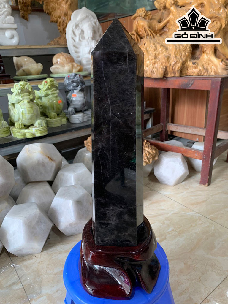 Tác Phẩm Đá Thạch Anh Đen Cao 46 Ngang 16 Sâu 15.5(cm)7,1kg