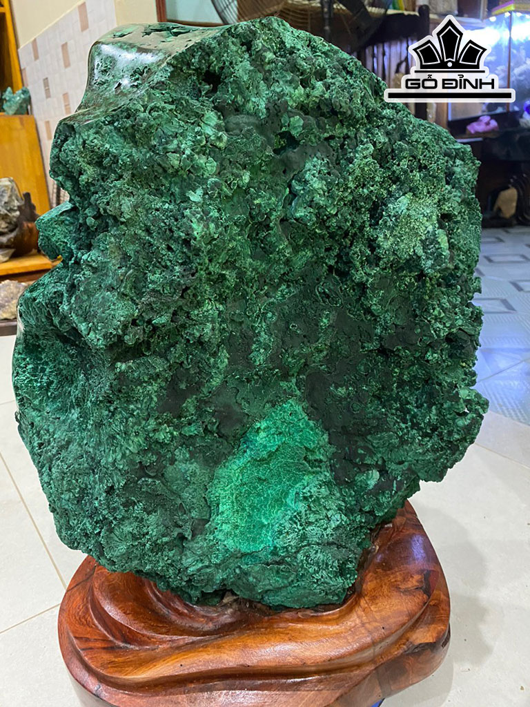 Tác Phẩm Đá Malachite Cao 52 Ngang 37(cm) 54kg