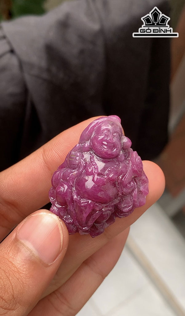 Di Lặc Đá Ruby 174cts