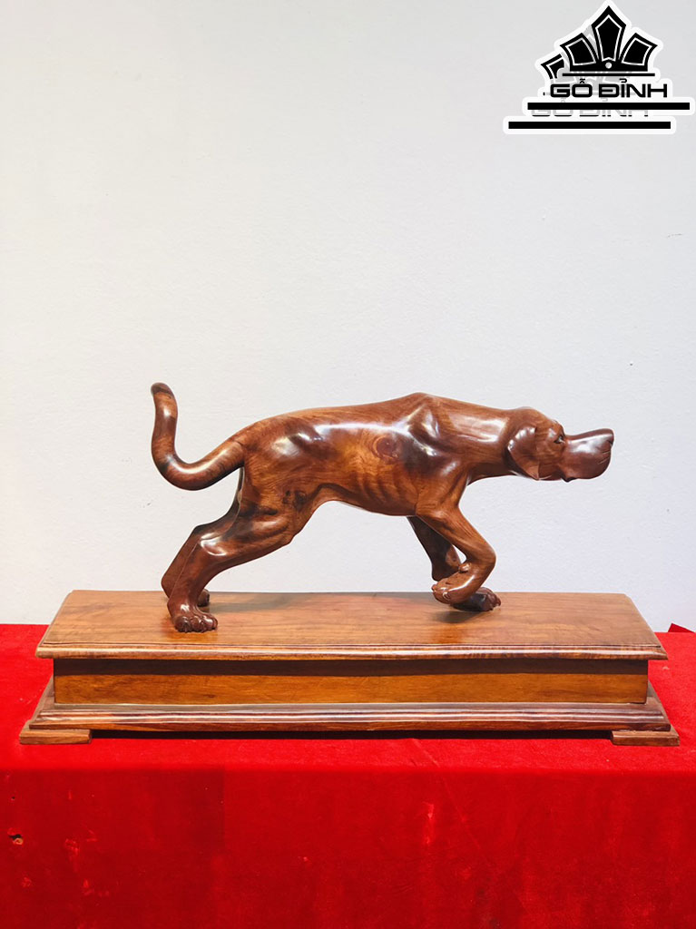 Tượng Chó Gỗ Cẩm Cao 32 Ngang 57 Sâu 20 (cm)