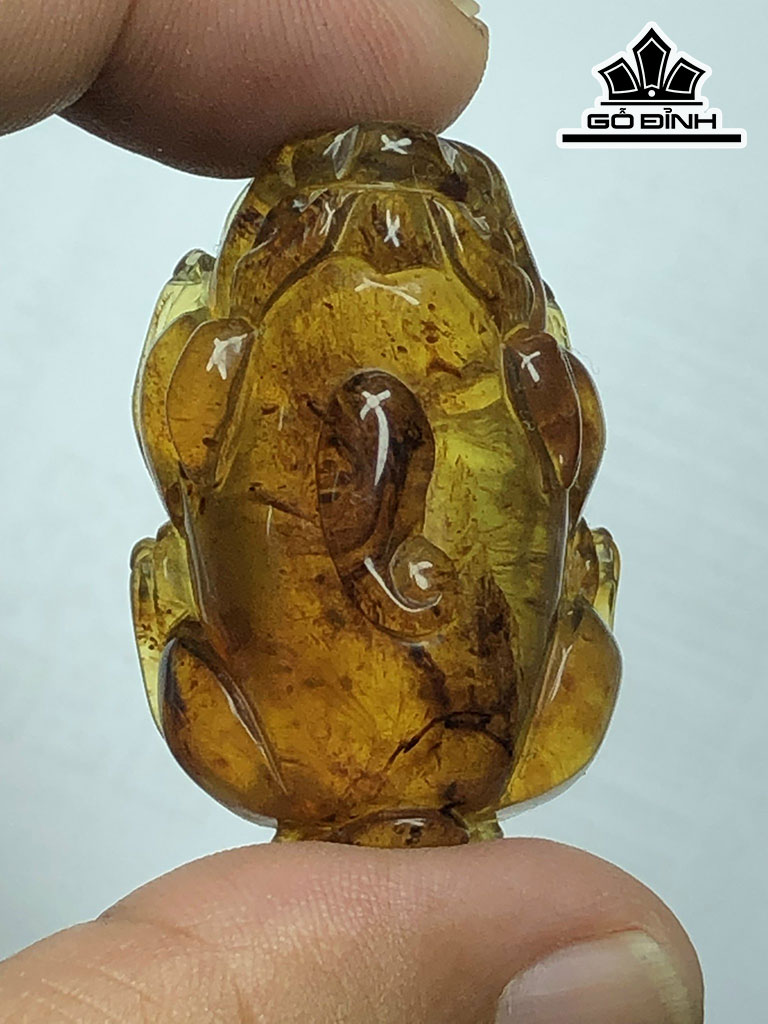 Mặt Dây Chuyền Tỳ Hưu Đá Hổ Phách Cao 38,6 Ngang 26 Sâu 19(mm) 9,8gr