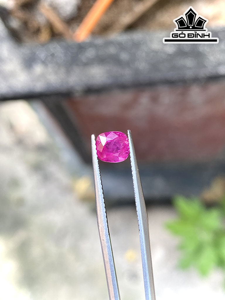 Viên Đá Ruby Cao 6.2 Ngang 5.8 Sâu 4.3(mm) 1,49cts