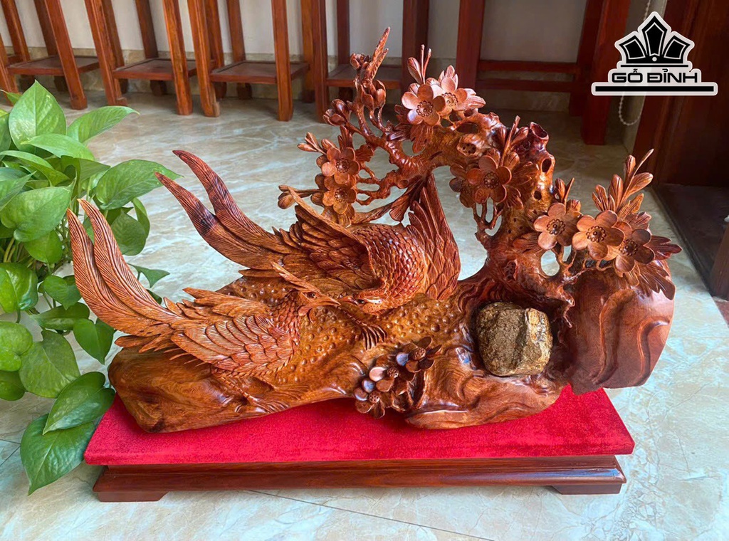 Mai Trĩ Ôm Đá Gỗ Hương Cao 40 Ngang 48 Sâu 15 (cm)