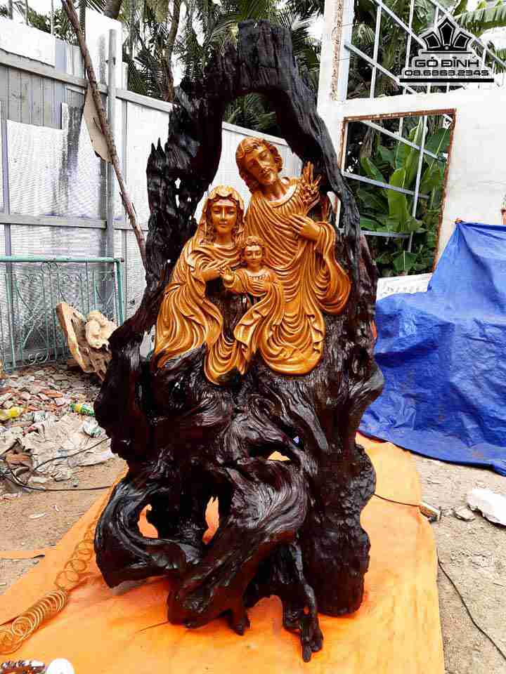 Tượng Gia Đình Thánh Gia Gỗ Trai  Cao 210 Rộng 110 Dày 60 (cm)
