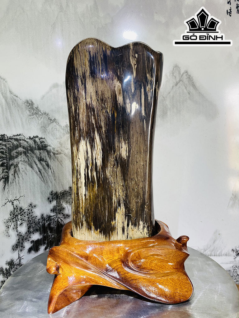 Tác Phẩm Gỗ Hóa Thạch Cao 38 Ngang 20 (cm) 7,1kg