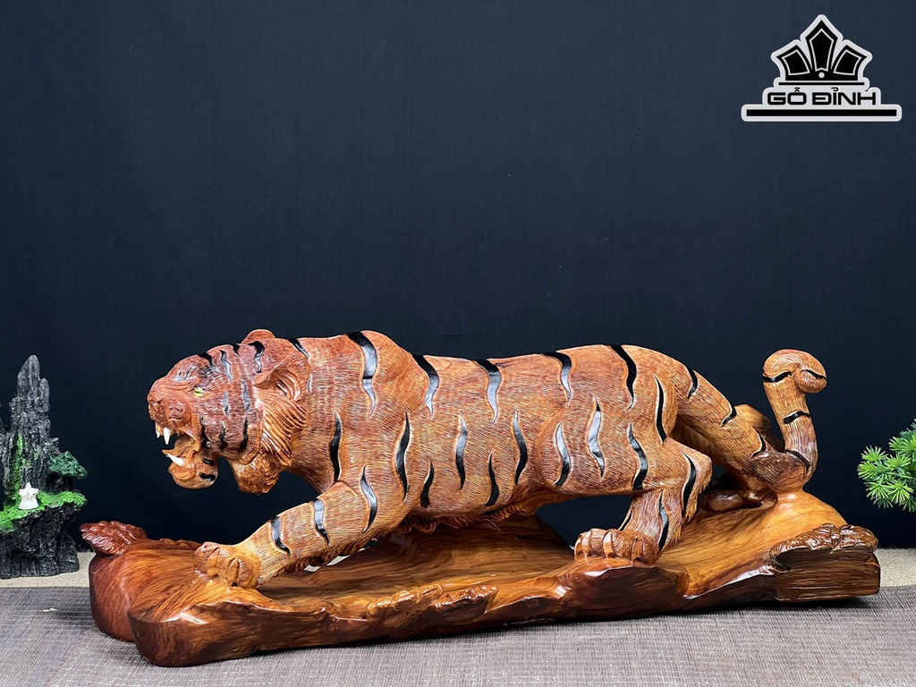 Tượng Hổ Săn Mồi Gỗ Hương Cao 22 Ngang 56 Sâu 19 (cm)