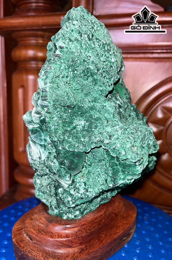 Tác Phẩm Đá Malachite Cao 21 Ngang 12 (cm)2,4kg