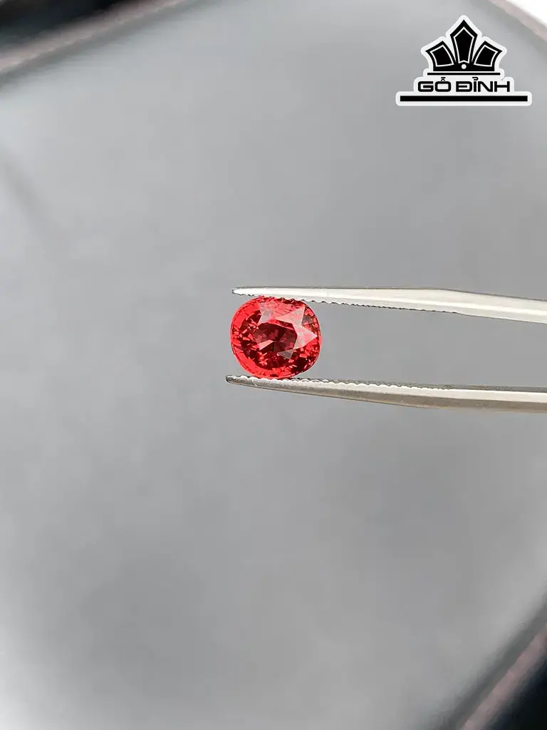 Viên Đá Spinel Cao 7,5 Ngang 7 Sâu 5,2 (mm) 2,15cts