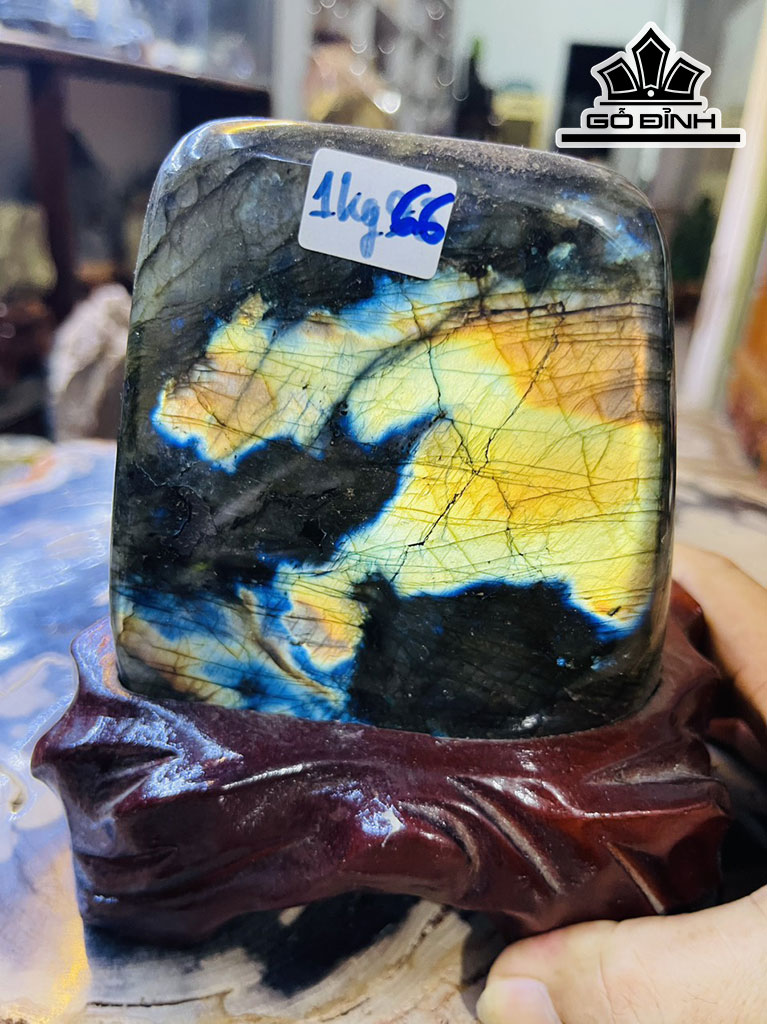 Tác Phẩm Đá Xà Cừ (Labradorite) Cao 16 (cm) 1,66kg