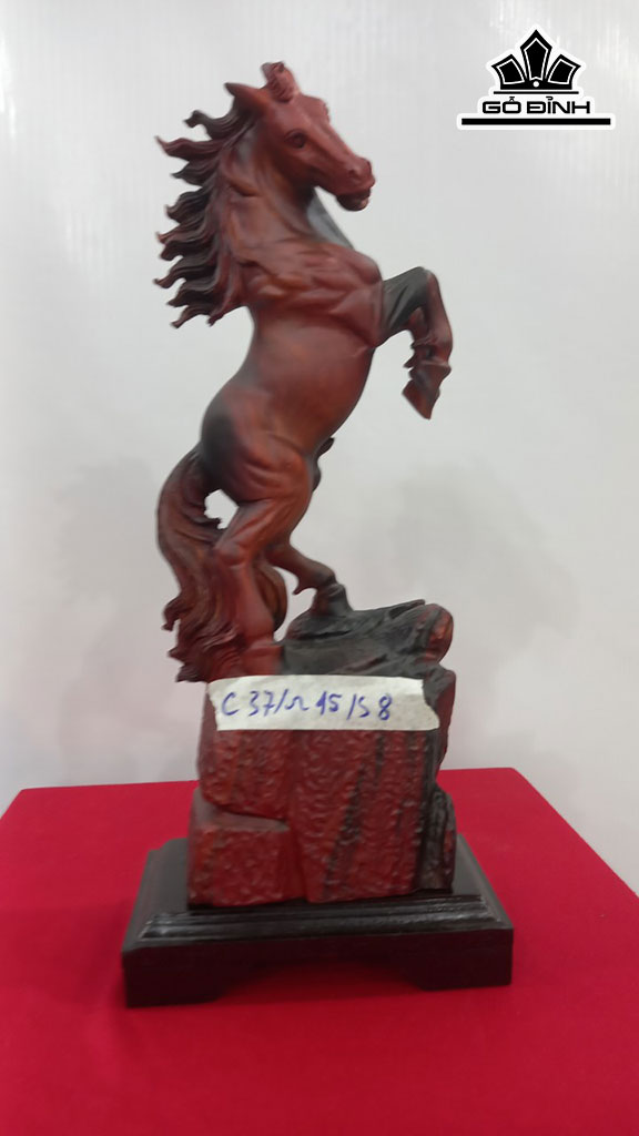 Tượng Ngựa Phong Thủy (Nhất Mã Phi Thiên) Gỗ Trắc Cao 37 Ngang 15 Sâu 8 (cm)