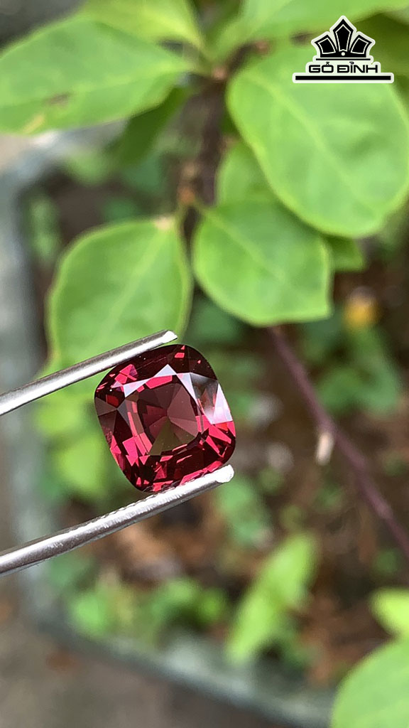 Viên Đá Đá Spinel Đỏ 5,6cts