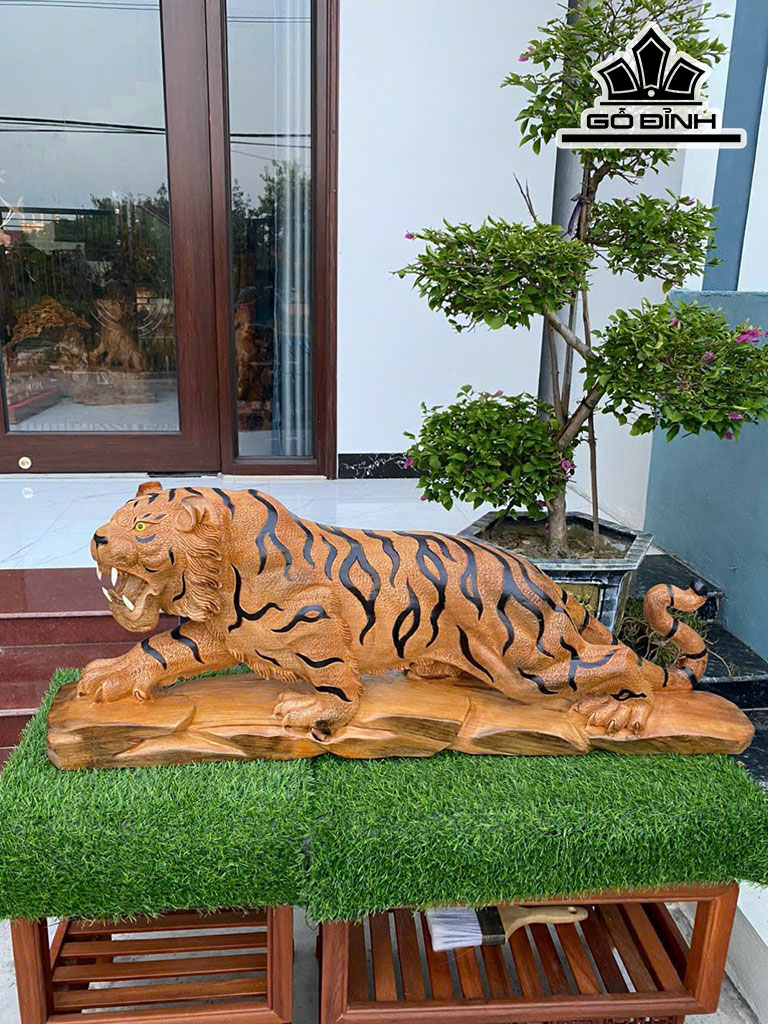 Tượng Hổ Phong Thủy Gỗ Hương Cao 40 Ngang 105 Sâu 24 (cm)