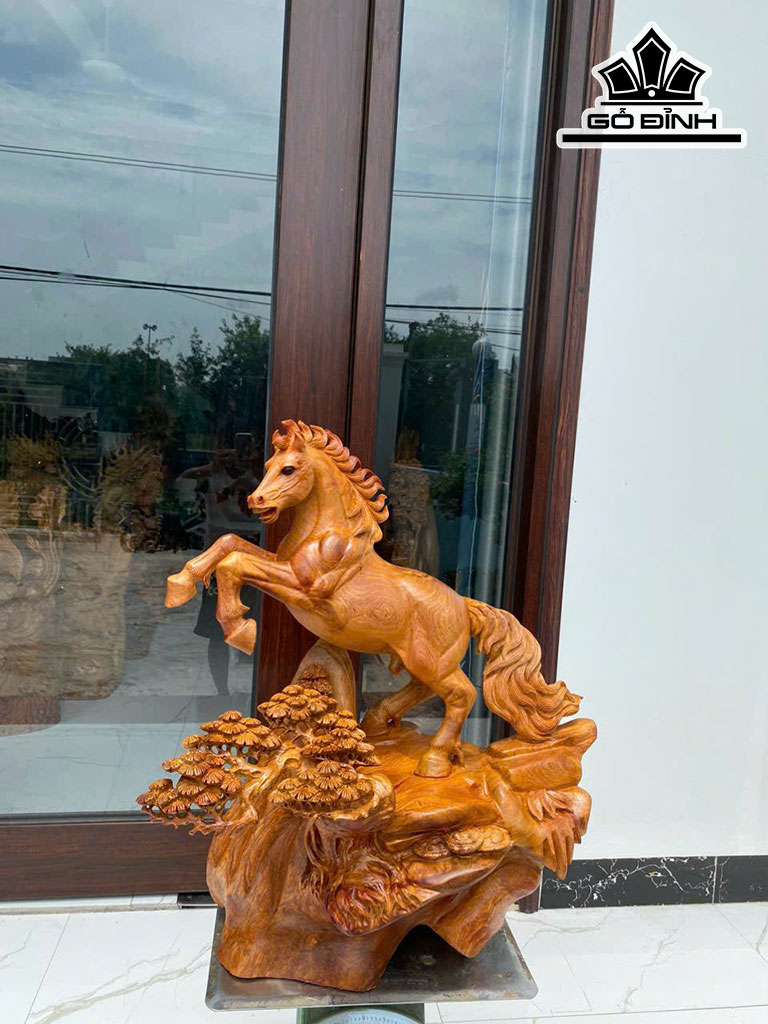 Tượng Ngựa ( Nhất Mã Phi Thiên) Gỗ Hương Cao 77 Ngang 66 Sâu 38 (cm)