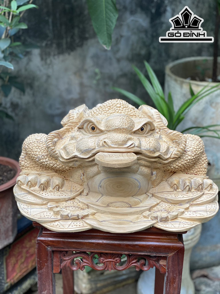 Tượng Cóc Ngậm Tiền Gỗ Ngọc Am Cao 24 Ngang 50 Sâu 38 (cm)