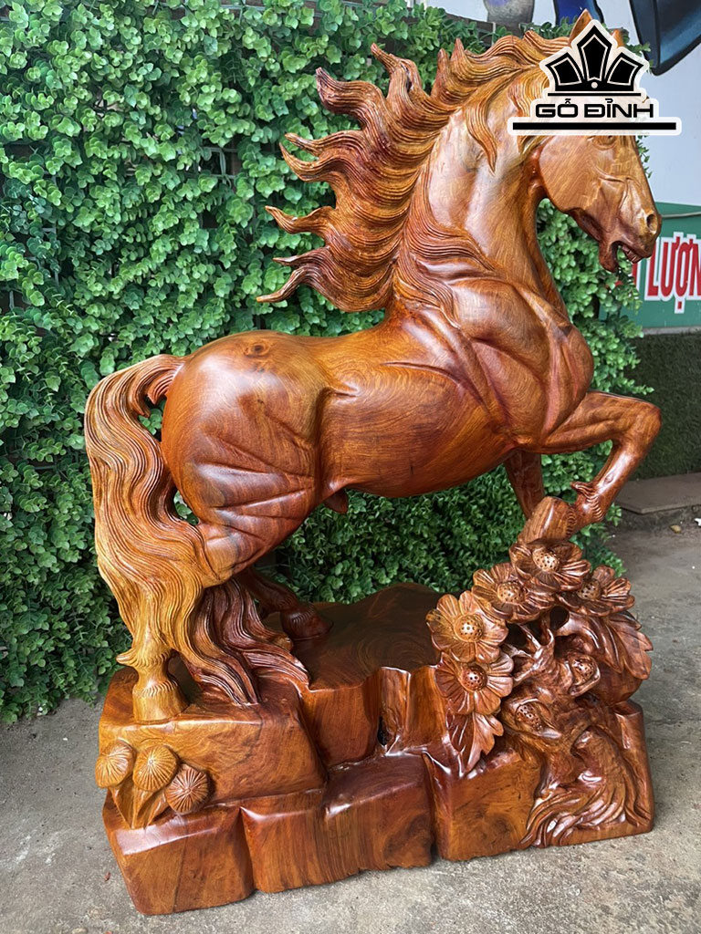Tượng Ngựa Phong Thủy (Nhất Mã Phi Thiên) Gỗ Hương Cao 63 Ngang 46 Sâu 25 (cm)