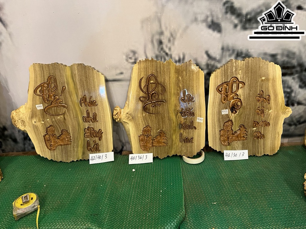 Tranh Phúc Lộc Thọ ( Tam Đa ) Gỗ Nu Nghiến Cao 42 Ngang 36 Sâu 3 (cm)
