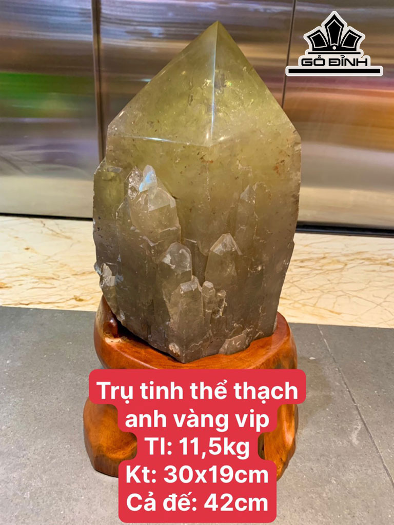 Tác Phẩm Đá Thạch Anh Vàng Cao 42 Ngang 19 (cm) 11,5kg