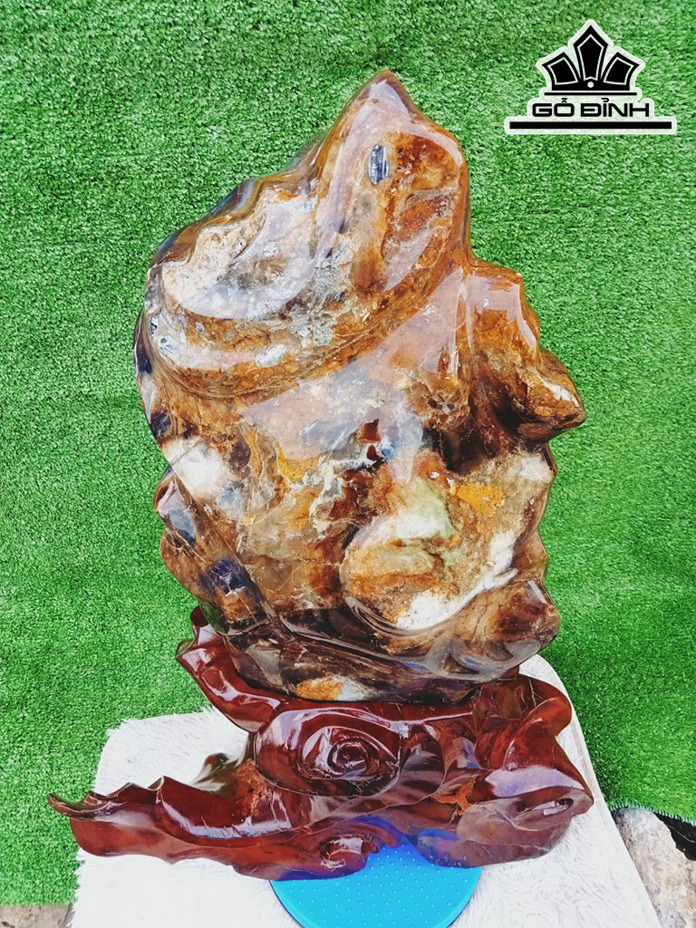 Tác Phẩm Đá Mã Não Cao 73 Ngang 28 (cm) 31kg