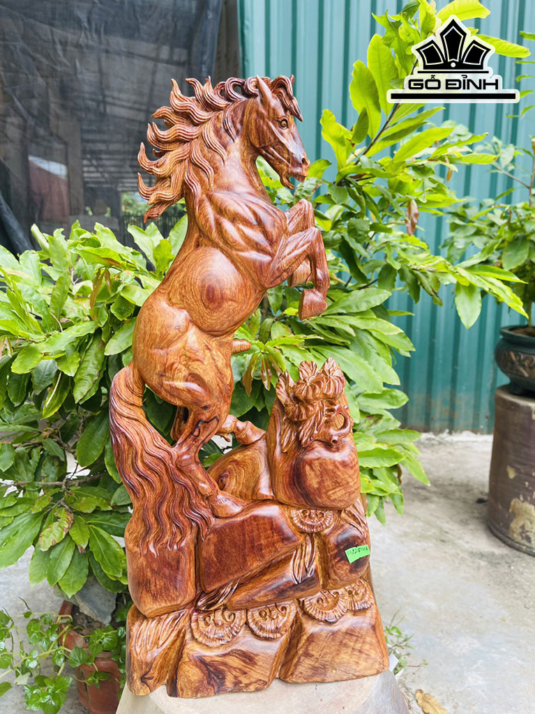 Tượng Ngựa Phong Thủy (Nhất Mã Phi Thiên) Gỗ Cẩm Cao 51 Ngang 25 Sâu 13 (cm)