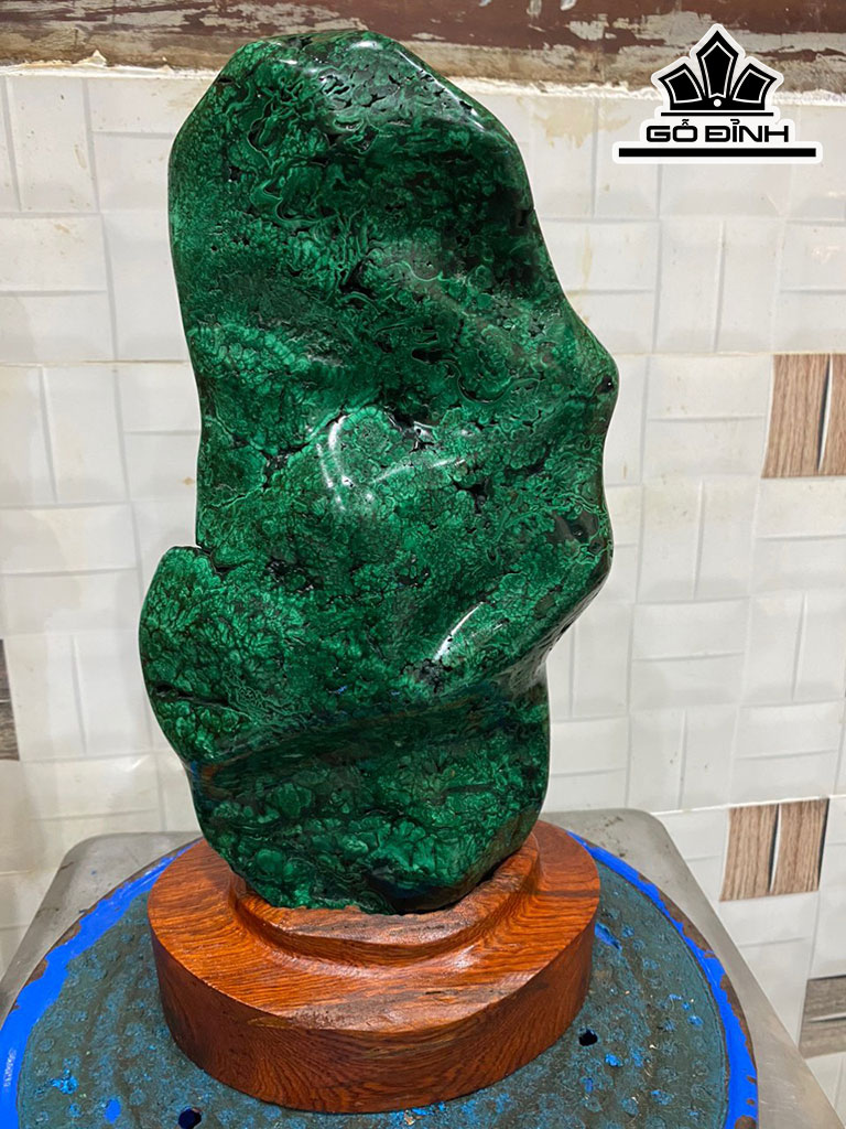 Tác Phẩm Đá Malachite Cao 33 (cm)5,7kg