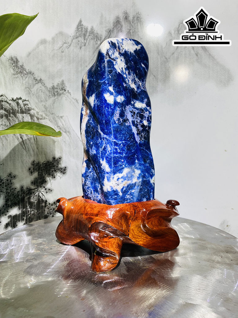 Tác Phẩm Đá Thạch Anh Xanh Cao 28 Ngang 12 (cm) 2,7kg