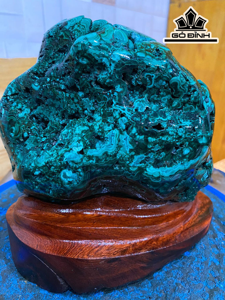 Tác Phẩm Đá Malachite Cao 17 Ngang 15 (cm) 3kg