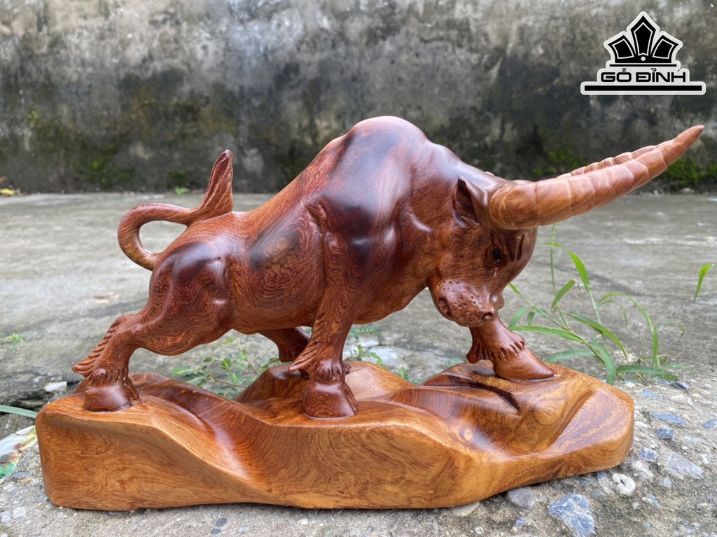 Tượng Bò Tót Gỗ Hương Cao 19 Ngang 34 Sâu 10 (cm)