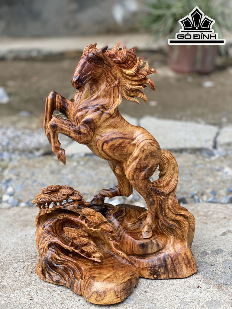 Tượng Ngựa Phong Thủy (Nhất Mã Phi Thiên) Gỗ Cẩm Cao 36 Ngang 26 Sâu 20 (cm)