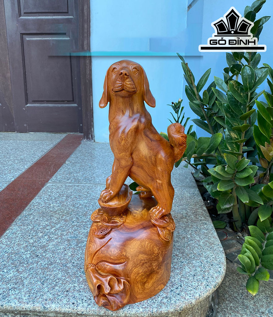 Tượng Chó Gỗ Hương Cao 50 Ngang 25 Sâu 24 (cm)
