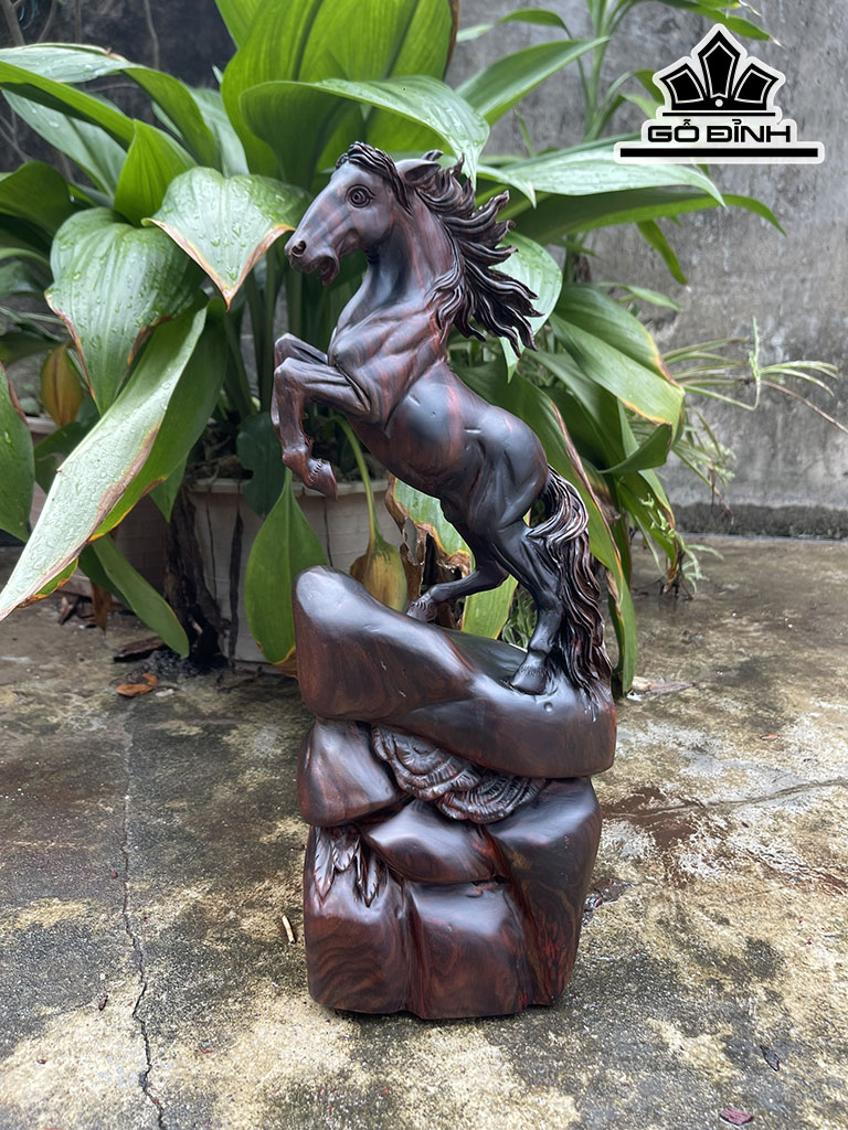 Tượng Ngựa Phong Thủy (Nhất Mã Phi Thiên) Gỗ Trắc Cao 45 Ngang 20 Sâu 12 (cm)