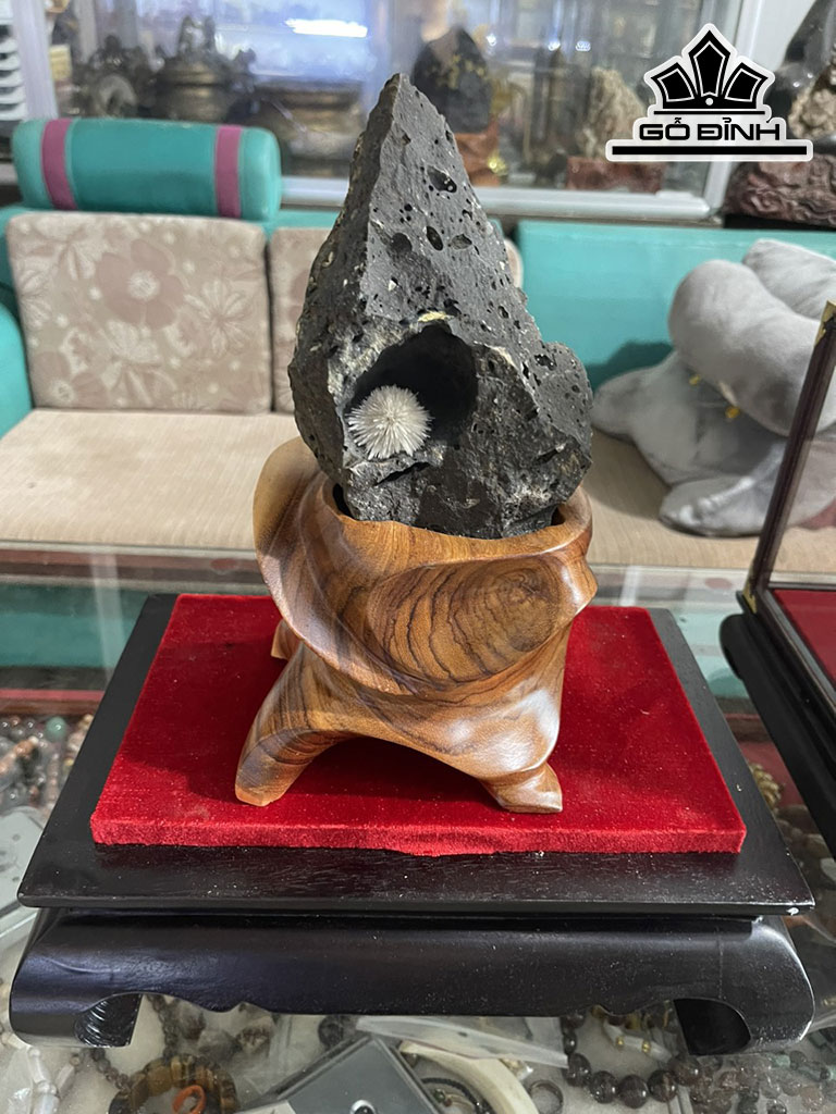 Bông Hoa Ưu Đàm Đá Trầm Tích Cao 26 (cm) 2,6kg
