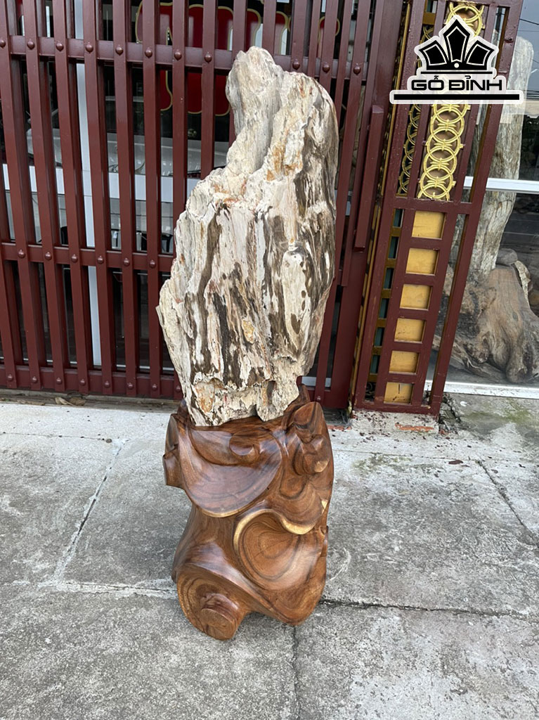 Tác Phẩm Gỗ Hóa Thạch Cao 117 (cm) 84kg