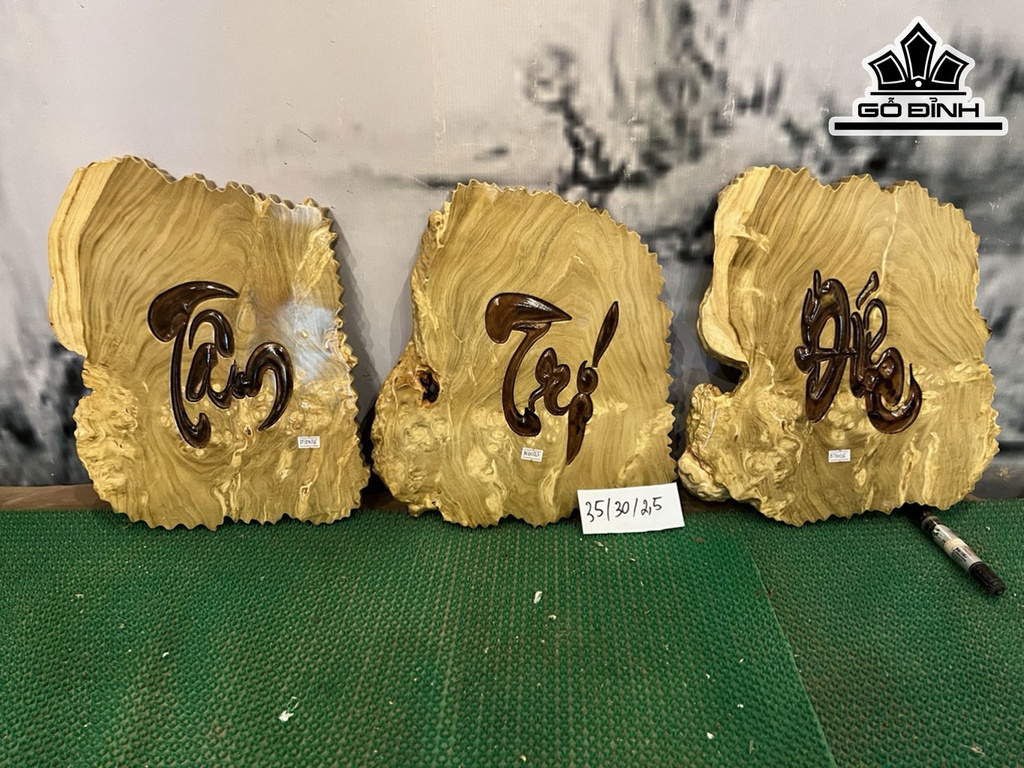 Tranh Tâm Trí Đức Gỗ Nu Nghiến Cao 35 Ngang 30 Sâu 2,5 (cm)