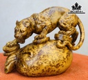 Tượng Quân Tứ Báo Biến Gỗ Nu Ngọc Am Cao 26 Ngang 35 Sâu 18 (cm)