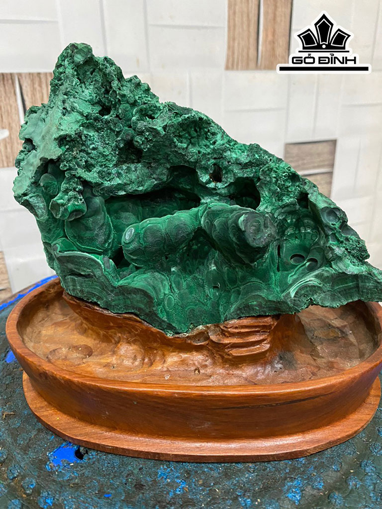 Tác Phẩm Đá Malachite Cao 17 Ngang 15 (cm)  2,2kg