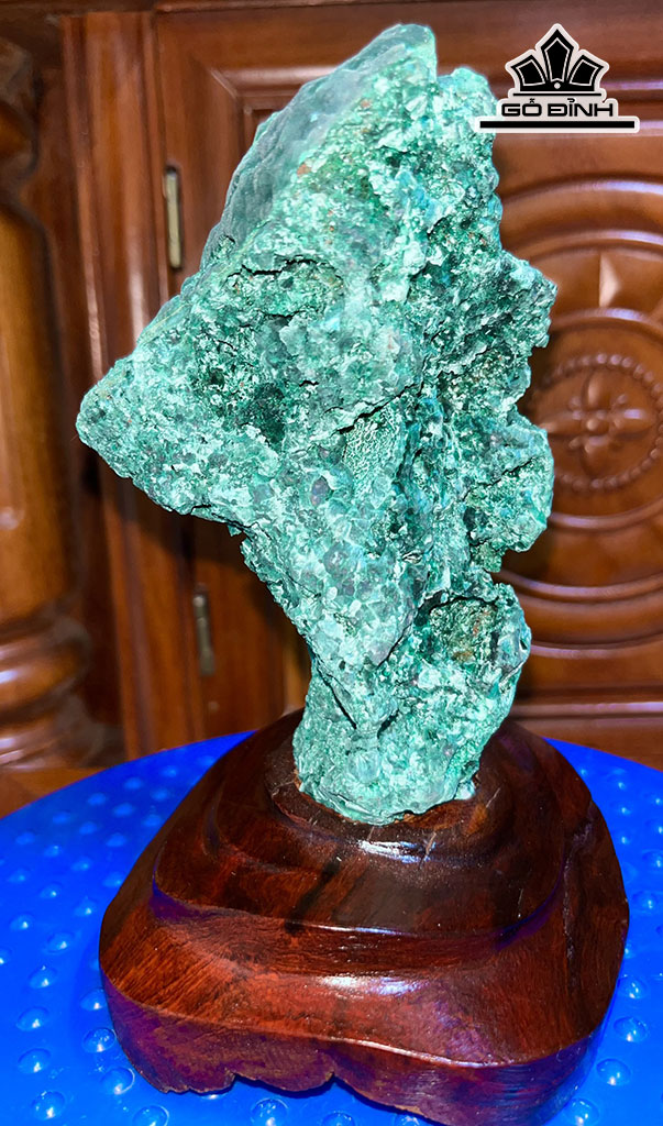 Tác Phẩm Đá Malachite Cao 18 (cm) 1kg