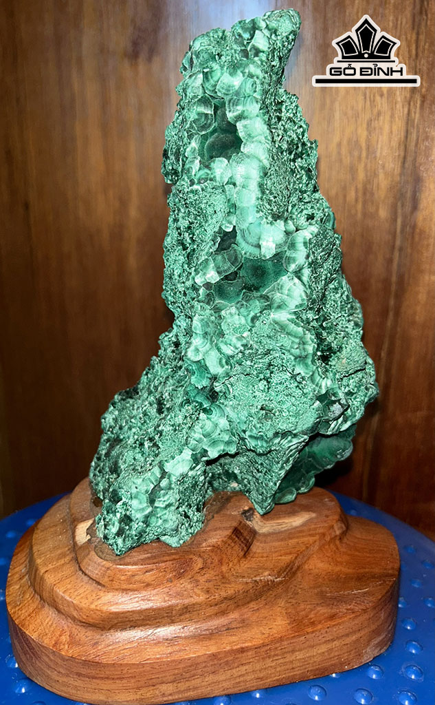 Tác Phẩm Đá Malachite Cao 21 (cm)  1,3kg